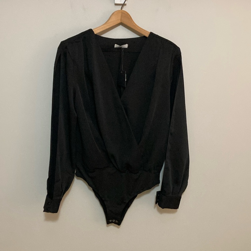 NWT EVNL Black Surplice bodysuit with Long Open Sleeves, Size large, v-neck